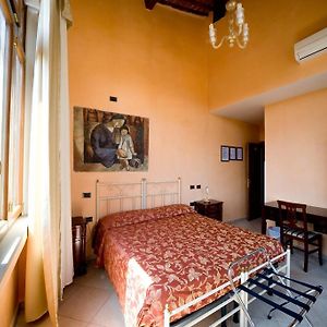 Camera con letto queen size